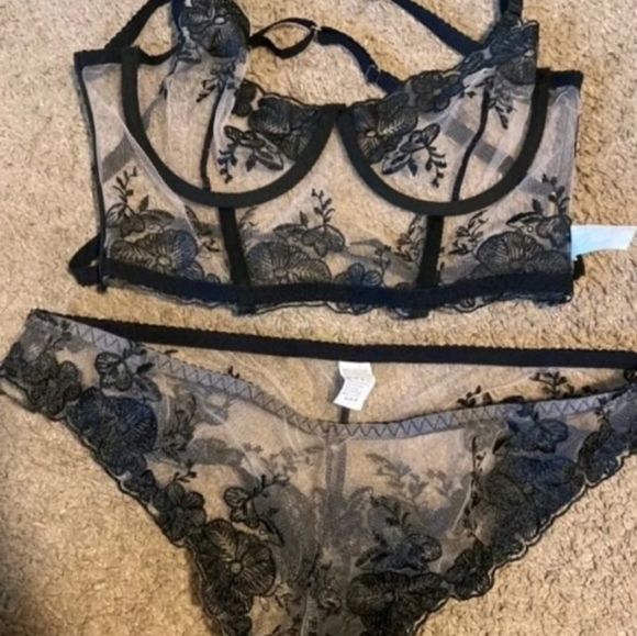 Lingerie set - Picture 6 of 7